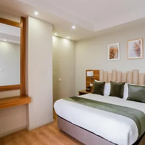 Monarch Hotel
